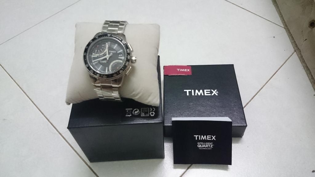 Đồng hồ timex chính hãng.