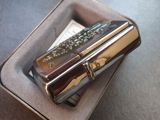 Zippo Ori - Nose-Art Girl brass (BNIB) 300rb | Rainbow Forest (2nd) 240rb