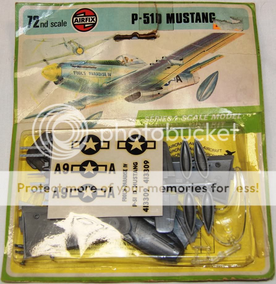 AVIATION  P 51D MUSTANG 172 model kit made by AIRFIX  
