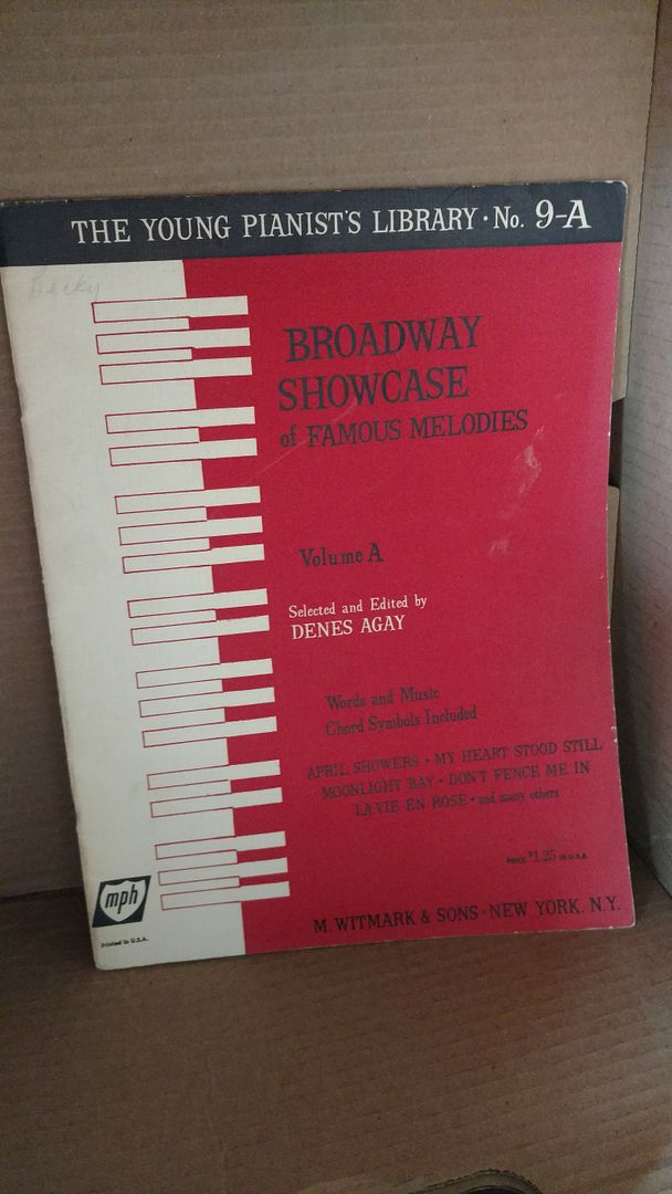 Broadway Showcase of Famous Melodies - Volume a - The Young Pianist's Library - No. 9-a, Denes Agay Broadway Showcase of Famous Melodies - Volume a - The Young Pianist's Library - No. 9-a, Denes Agay