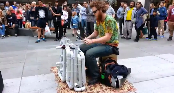 This Street Performer Will Blow Your Mind via his Incredible Live House/Techno/Pop Set With Only Pipes and Flip-Flops